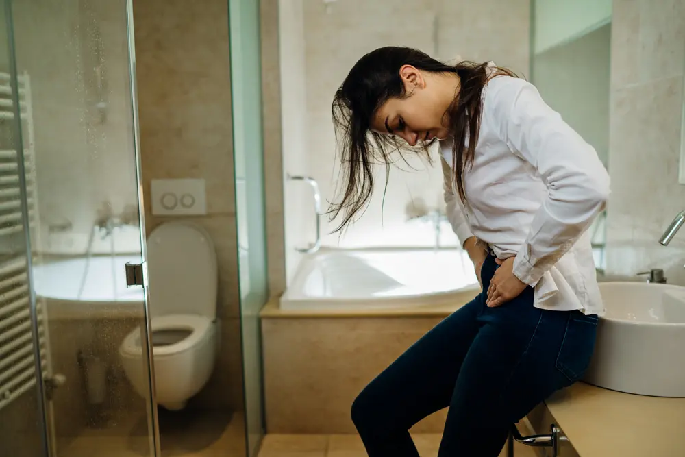 woman suffering from endometriosisi